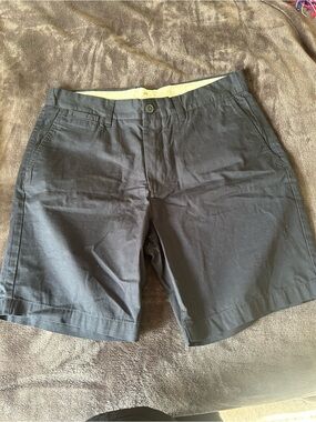H&M Men's Navy Flat-Front Casual Shorts
